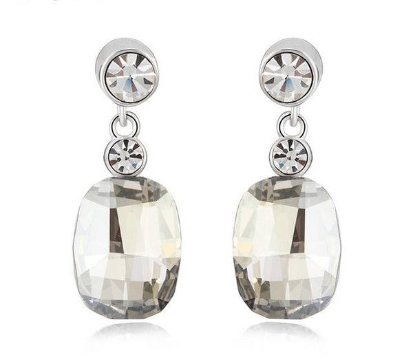 ERFA188 Vintage Charm Classical Stud Earrings