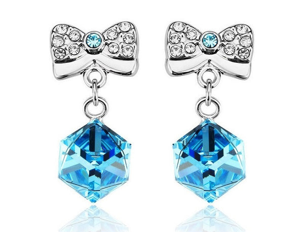 ERFA136 Fashion Charm Water Cube with Ties Stud Earrings