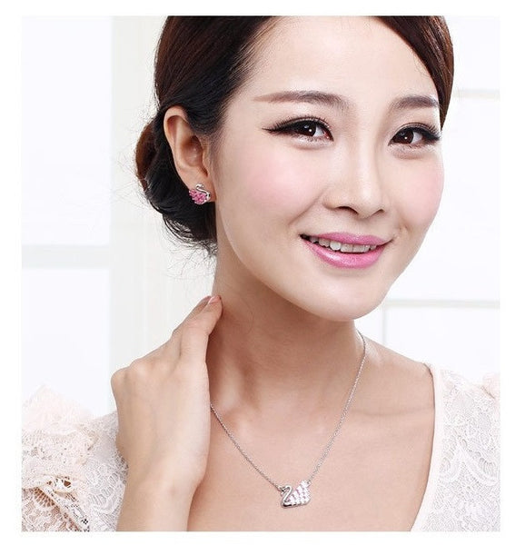 ERFA216 Trendy Charm Swan Stud Earrings