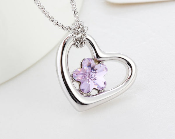 NLFA219 Charm Flower In the Heart  Pendant Necklace