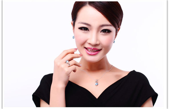 NLFA017 Charm Swan Pendant Necklace