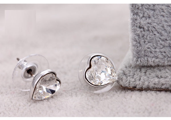ERFA154 Fashion Charm Classical Heart Stud Earrings