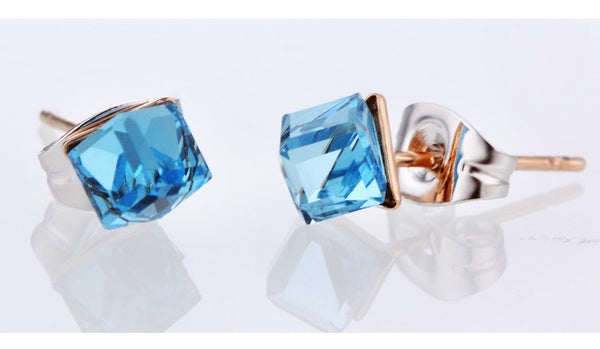 ERFA125 Fashion Charm Water Cube Stud Earrings