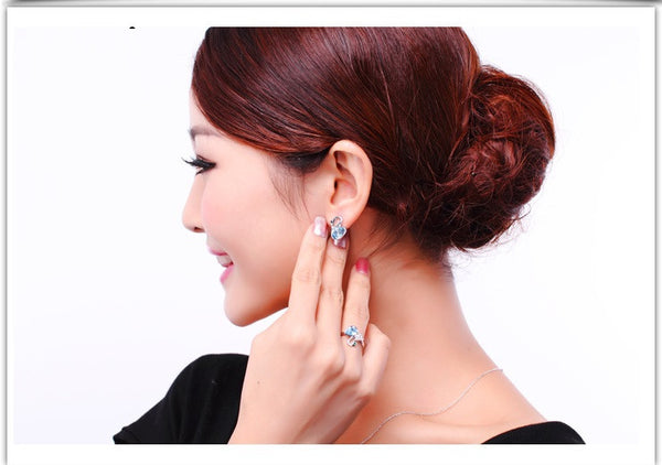ERFA226 Fashion Charm Heavenly Swan Stud Earrings