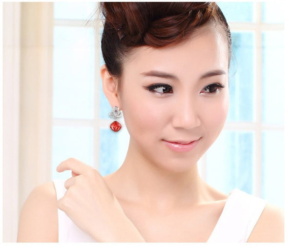 ERFA240 Fashion Charm Kiss of Love Stud Earrings