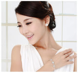ERFA185 Classical Charm Snowflake Stud Earrings