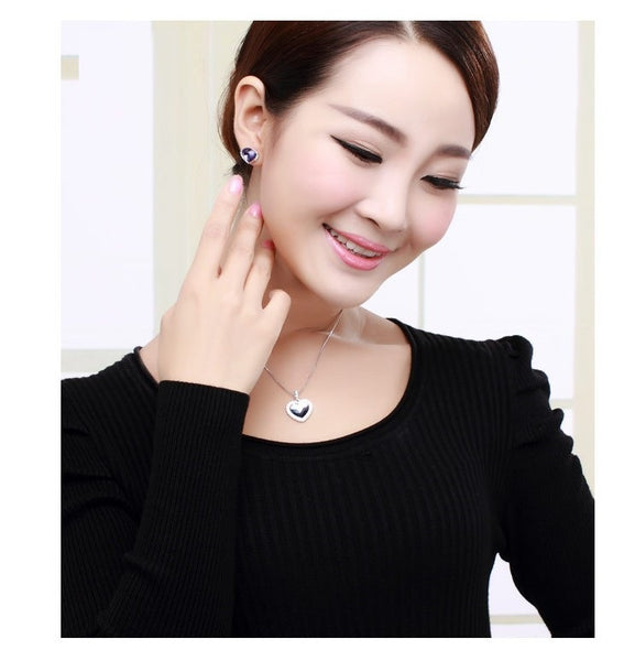 ERFA177 Vintage Charm Rabbit Stud Earrings