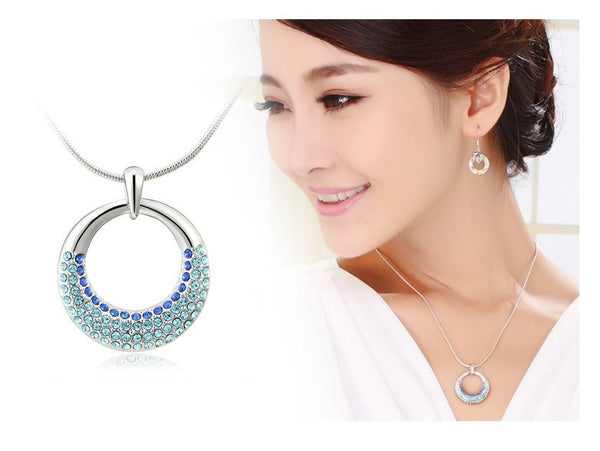 NLFA268 Charm Half Moon Pendant Necklace