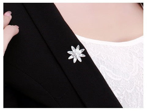JRFBC008 Fashion Charm Flower of Swords Brooch