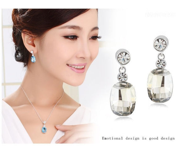 ERFA188 Vintage Charm Classical Stud Earrings