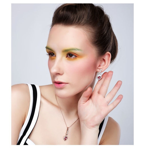 ERFA224 Fashion Charm Heart Stud Earrings