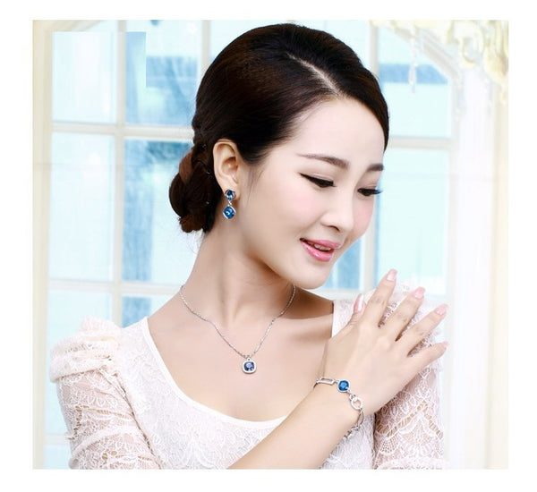 ERFA210 Fashion Charm Dream Stud Earrings