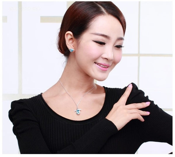 ERFA205 Fashion Charm Angel with Wings Stud Earrings