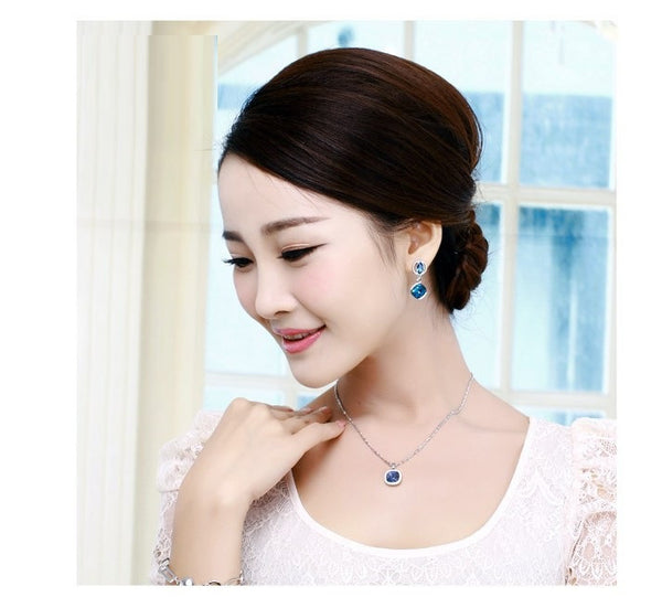 ERFA210 Fashion Charm Dream Stud Earrings