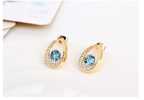 ERFA182 Classical Charm Tears in Heaven Stud Earrings