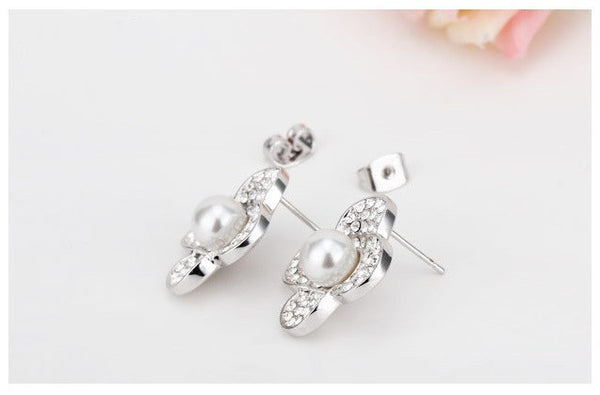 ERFA200 Vintage Charm Flower Stud Earrings