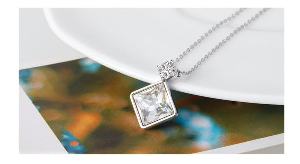 NLFA181 Charm Rectangle Pendant Necklace