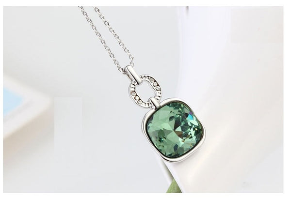 NLFA198 Fashion Charm Pendant Necklace