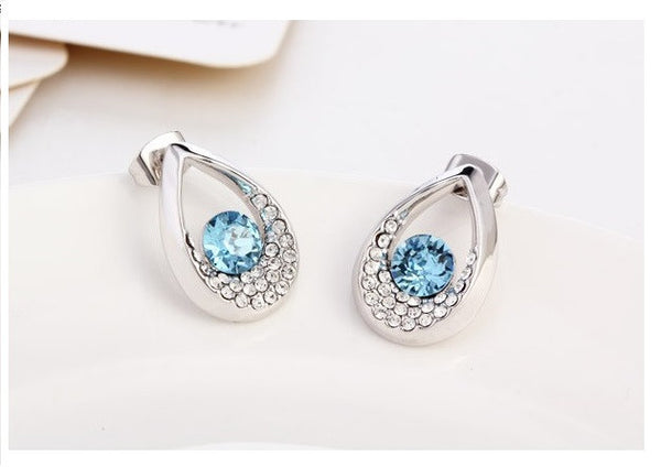 ERFA182 Classical Charm Tears in Heaven Stud Earrings