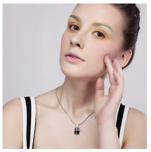 NLFA041 Charm Half Bucket Pendant Necklace