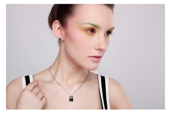 NLFA041 Charm Half Bucket Pendant Necklace