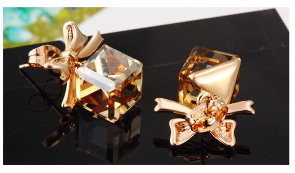 ERFA081 Fashion Charm Water Cube with Ties Stud Earrings